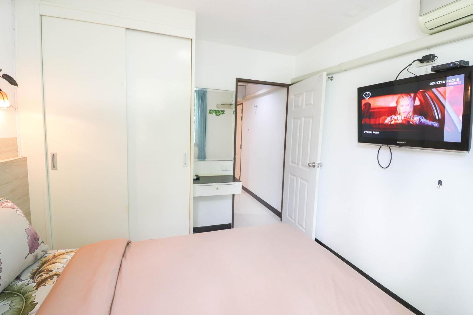 Baan Sabai Rama IV Apartment Bangkok Esterno foto