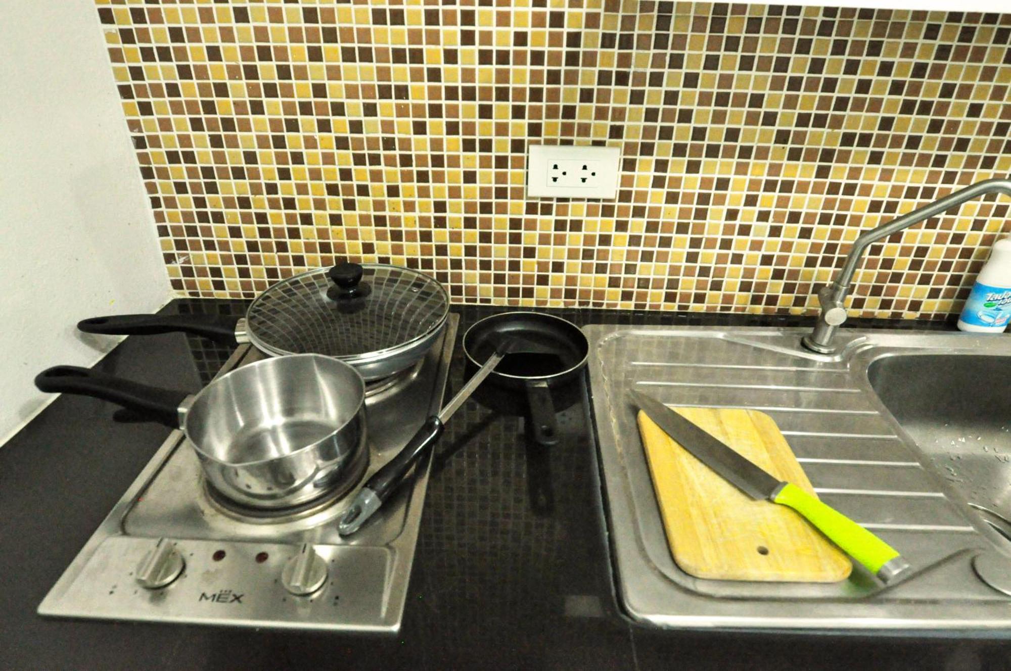 Baan Sabai Rama IV Apartment Bangkok Esterno foto