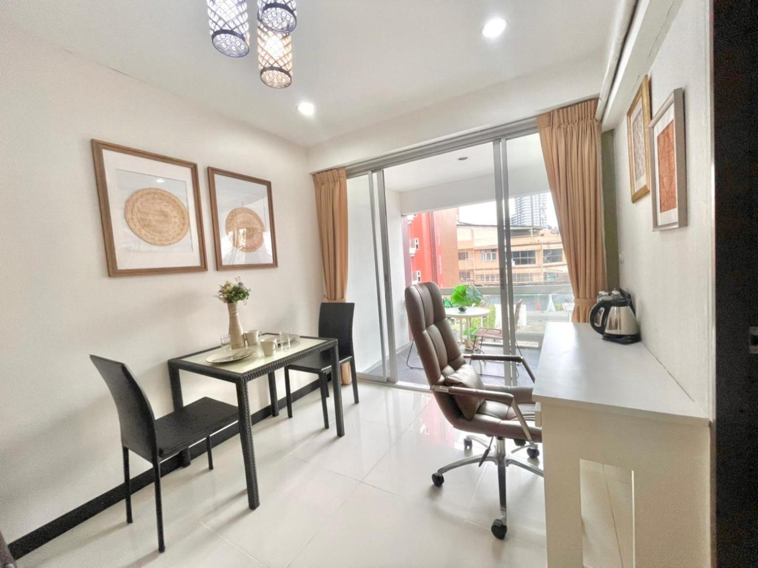 Baan Sabai Rama IV Apartment Bangkok Esterno foto