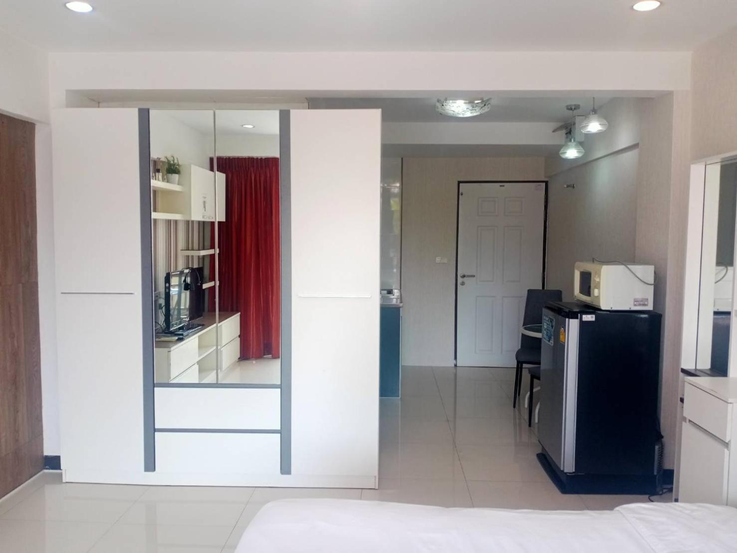Baan Sabai Rama IV Apartment Bangkok Esterno foto