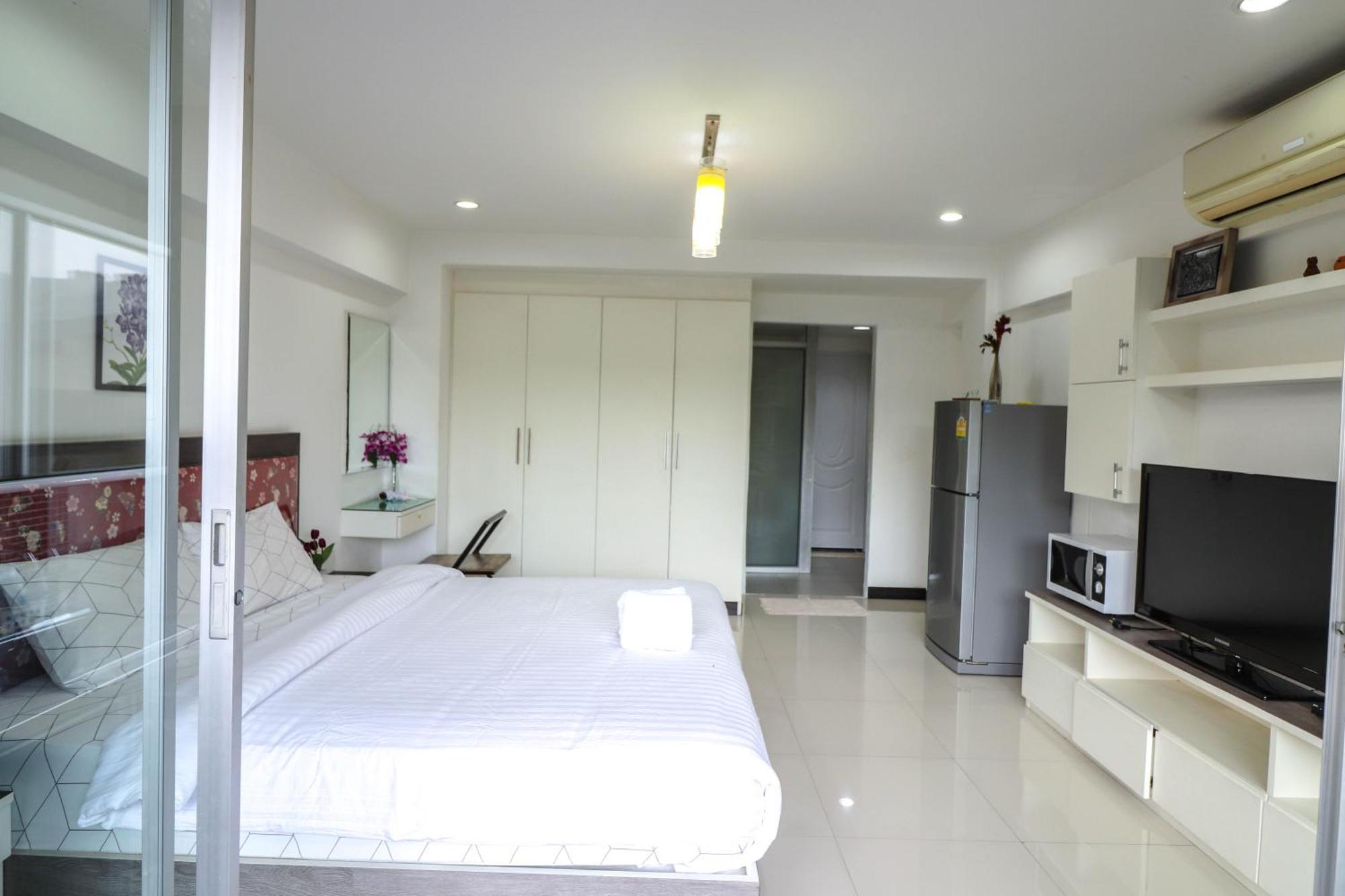 Baan Sabai Rama IV Apartment Bangkok Esterno foto