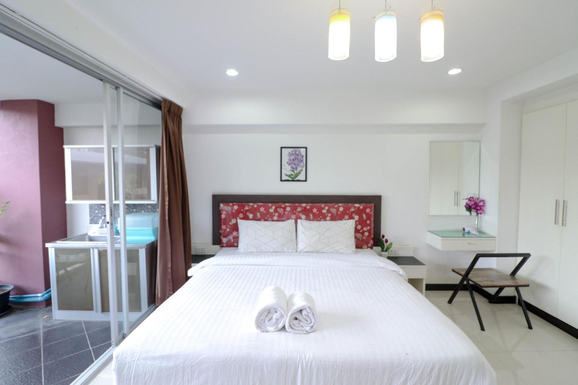 Baan Sabai Rama IV Apartment Bangkok Esterno foto