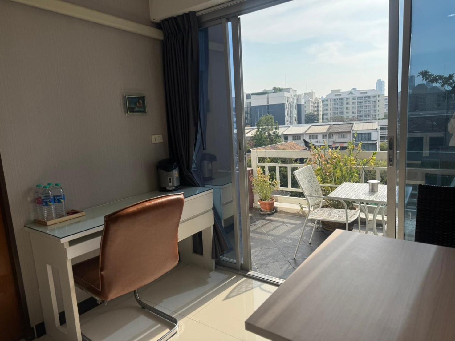 Baan Sabai Rama IV Apartment Bangkok Esterno foto